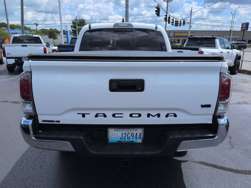 Used 2021 Toyota Tacoma TRD Off-Road AWD/4WD image 4