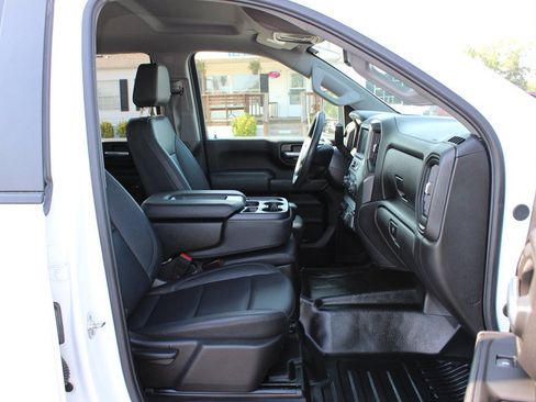Used 2025 Chevrolet Silverado 2500 W/T w/ WT/CX Safety Package AWD/4WD image 29