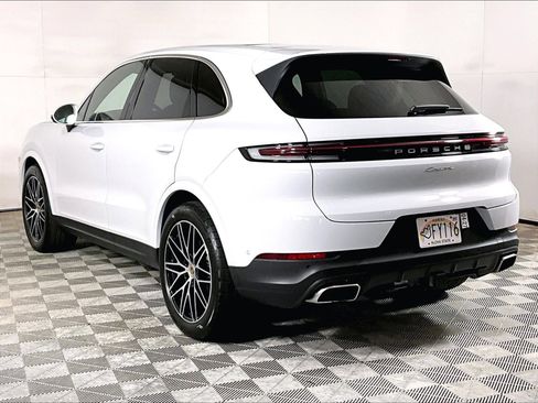 Certified 2024 Porsche Cayenne AWD/4WD image 3