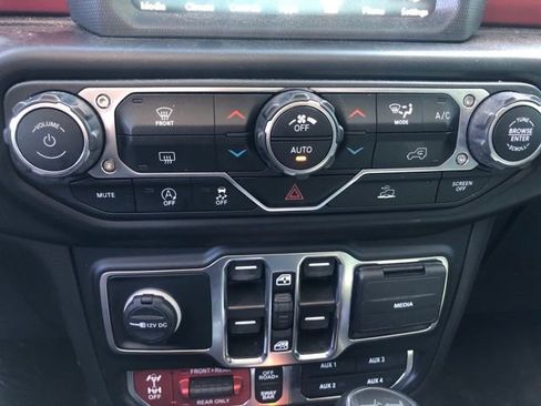 Used 2021 Jeep Wrangler Unlimited Rubicon w/ Xtreme Recon 35" Tire Package image 11