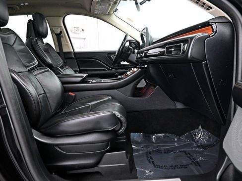 Used 2020 Lincoln Aviator Reserve w/ Equipment Group 201A image 29