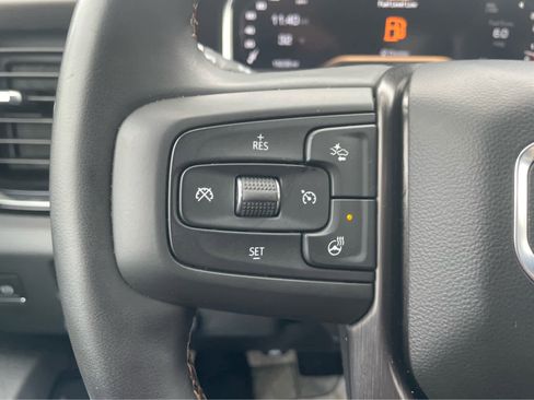 Used 2025 GMC Sierra 2500 AT4 image 19