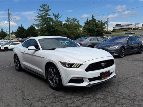 Used 2016 Ford Mustang Coupe RWD image 3