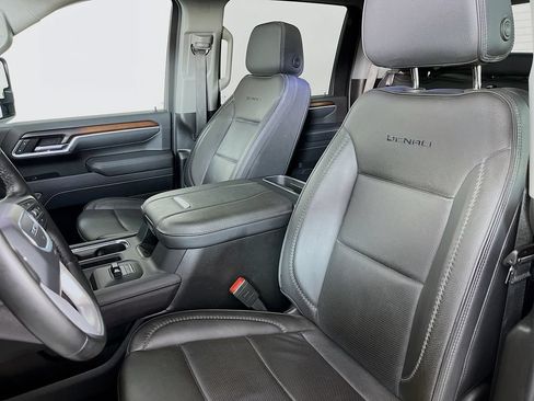 Used 2025 GMC Sierra 3500 Denali AWD/4WD image 28