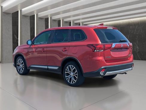 Used 2018 Mitsubishi Outlander ES AWD/4WD image 4