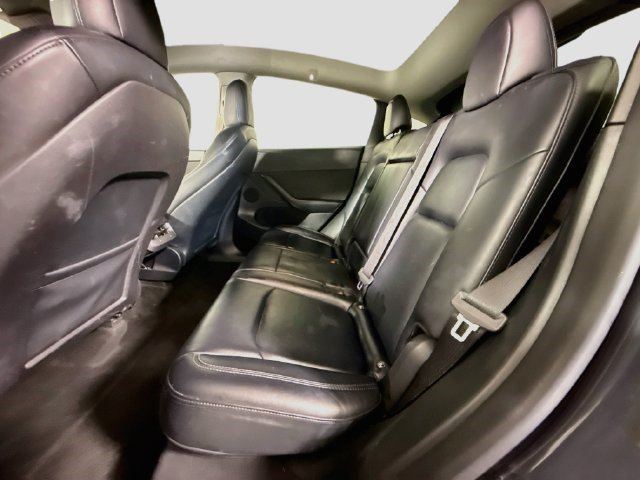 Used 2022 Tesla Model Y Long Range AWD/4WD image 23