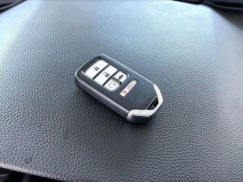 Used 2022 Honda Accord Touring image 32
