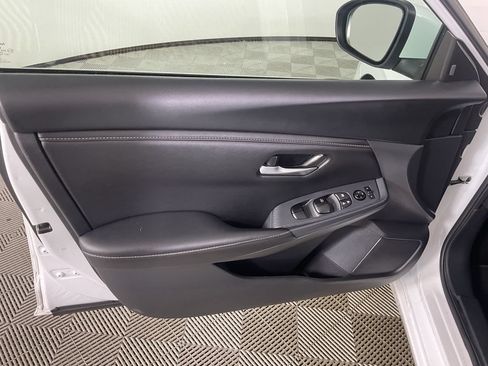 Used 2024 Nissan Sentra SV FWD image 15