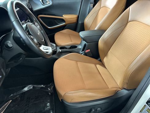 Used 2025 Kia Soul EX image 20