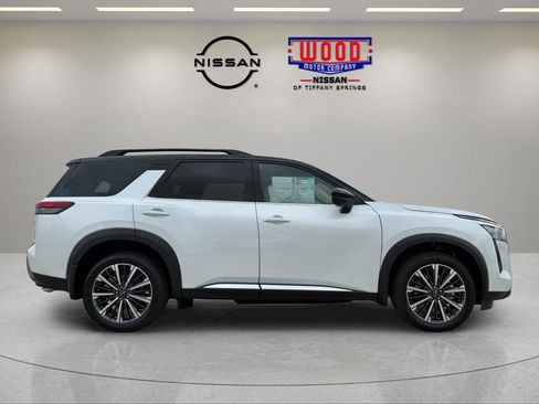 New 2026 Nissan Pathfinder Platinum AWD/4WD image 2