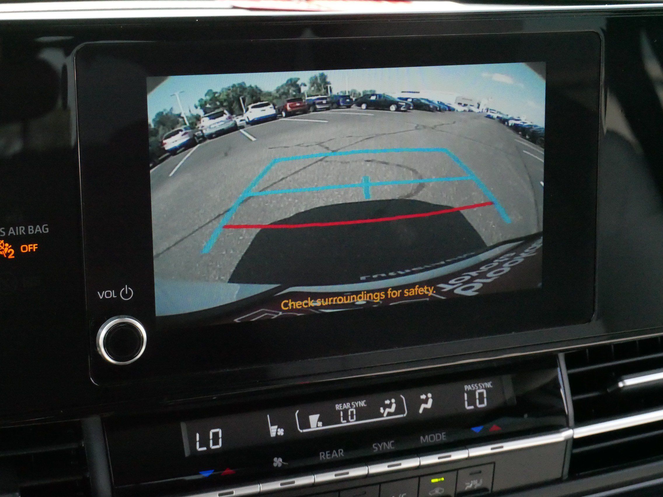 Certified 2026 Toyota Sienna LE FWD image 31
