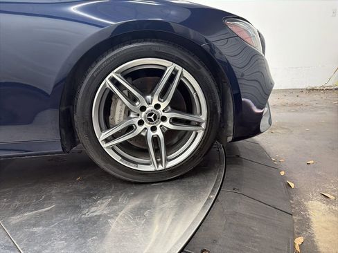 Used 2018 Mercedes-Benz E 300 image 9