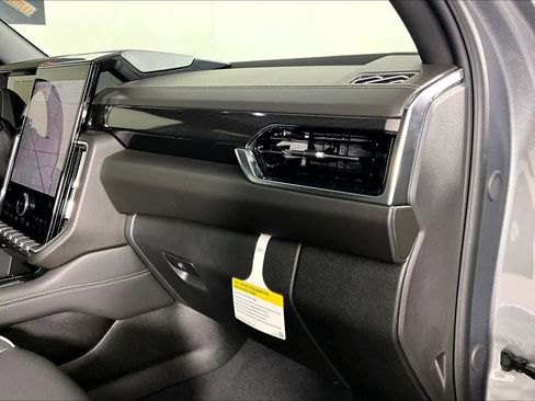 Used 2026 GMC Yukon Elevation w/ Elevation Premium Package image 34