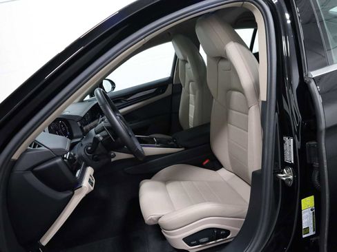 Certified 2026 Porsche Panamera RWD image 5