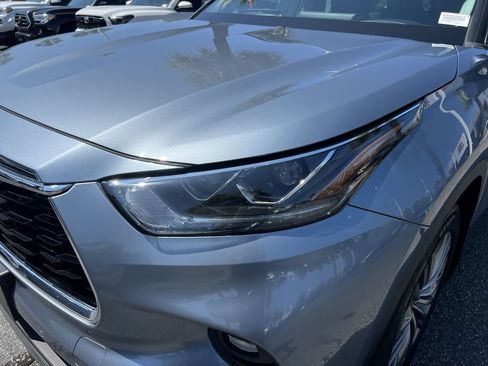 Used 2020 Toyota Highlander Platinum AWD/4WD image 6