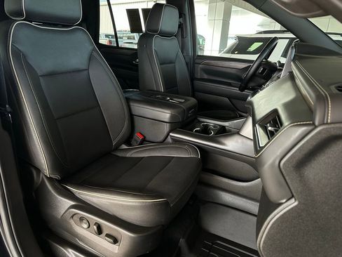Used 2023 Chevrolet Tahoe Premier AWD/4WD image 18