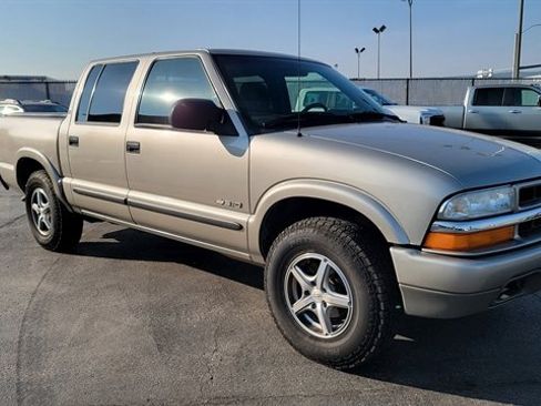 Used 2003 Chevrolet S10 Pickup LS image 3