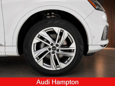 Used 2023 Audi Q7 3.0T Premium Plus w/ Premium Plus Package AWD/4WD image 8