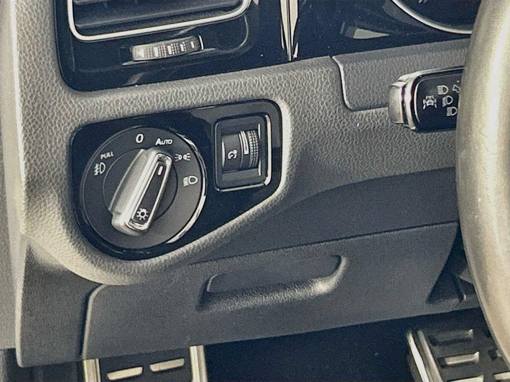 Used 2018 Volkswagen GTI Autobahn FWD image 10