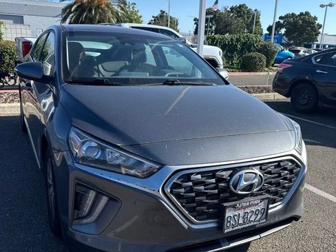 Used 2020 Hyundai Ioniq SE FWD image 3
