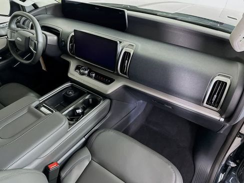 New 2026 Ford Expedition Active image 32