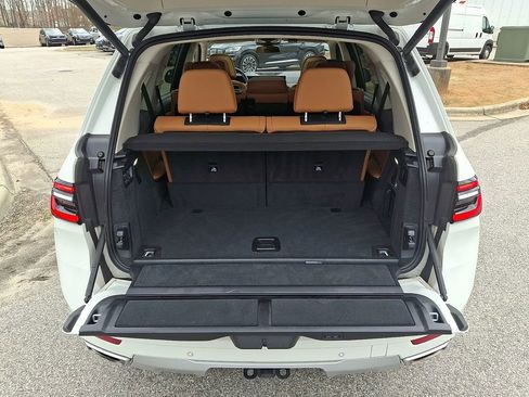 Used 2023 BMW X7 xDrive40i w/ Parking Assistance Package image 30