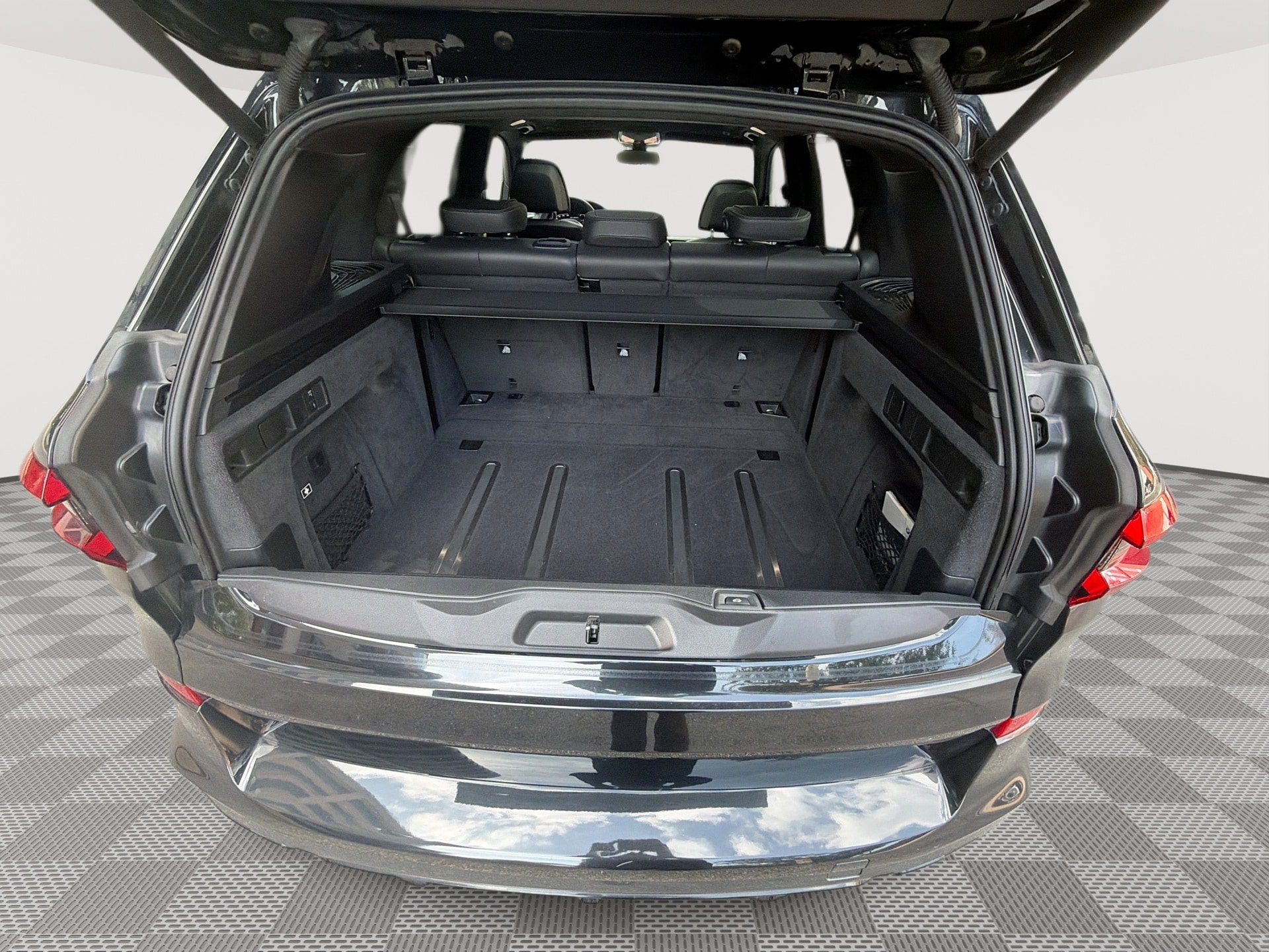 Used 2020 BMW X5 M50i w/ Executive Package AWD/4WD image 22