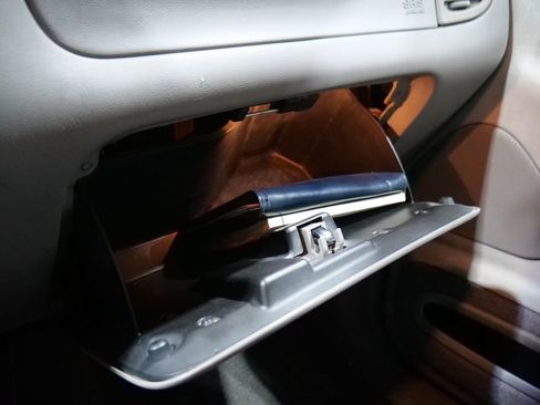 Used 1999 Ford Explorer XLT image 32