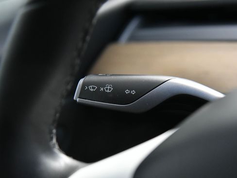 Used 2020 Tesla Model 3 Standard Range RWD image 29