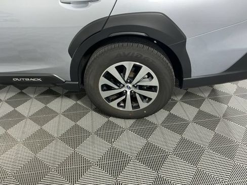 Used 2024 Subaru Outback Premium AWD/4WD image 19