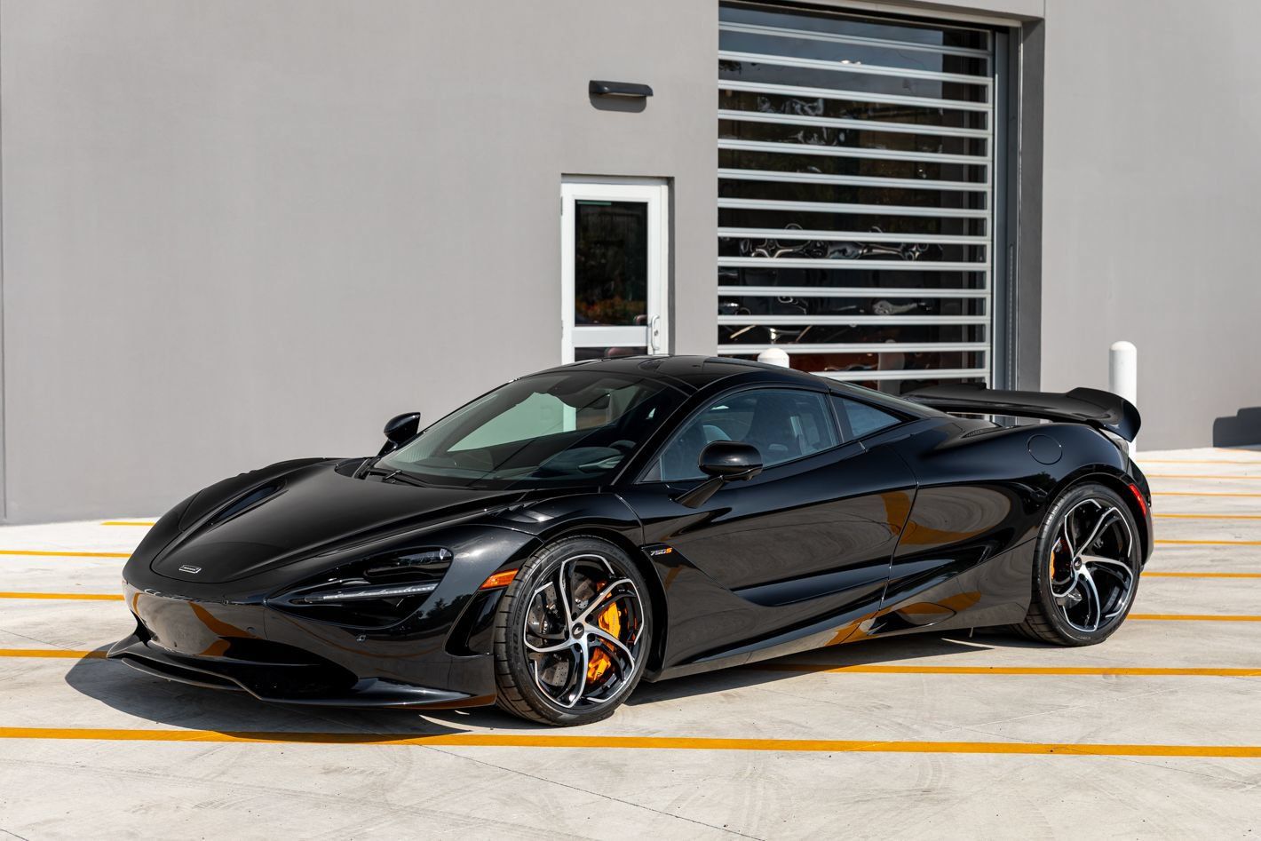 Used 2024 McLaren 750S RWD image 6