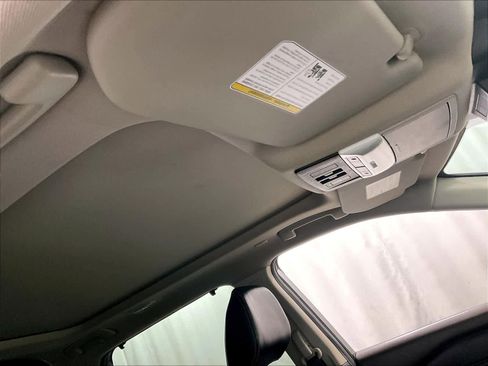 Used 2022 Nissan Rogue SL w/ SL Premium Package image 22