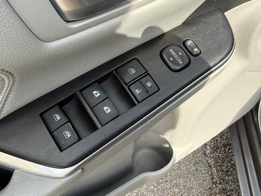 Used 2017 Toyota Camry XLE FWD image 13