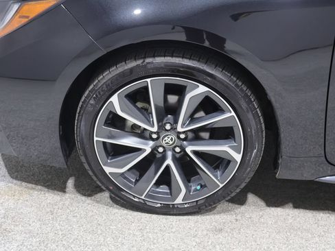 Used 2021 Toyota Corolla SE w/ SE Premium Package FWD image 8