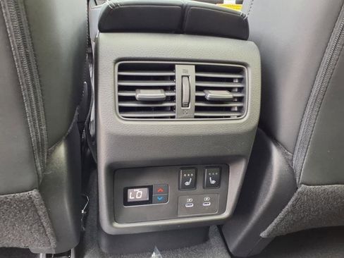 New 2025 Nissan Rogue Platinum w/ Platinum Premium Package image 37