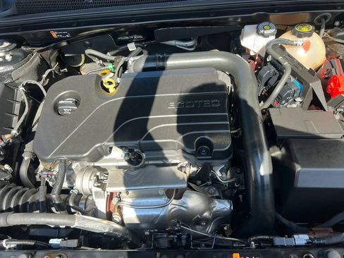 Used 2024 Chevrolet Malibu LT FWD image 31