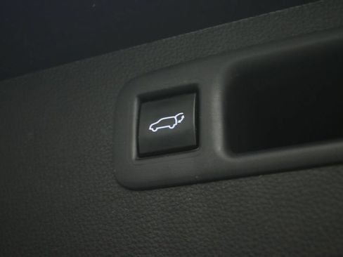 Used 2021 Toyota Highlander XLE AWD/4WD image 62