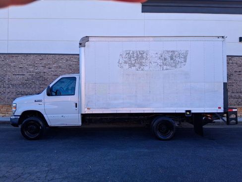 Used 2014 Ford E-350 and Econoline 350 Super Duty image 2