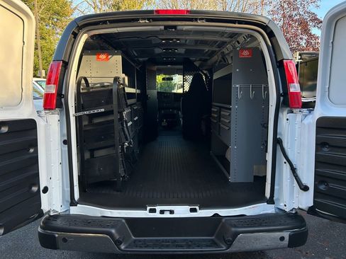 New 2025 GMC Savana 2500 w/ Driver Convenience Package RWD image 22
