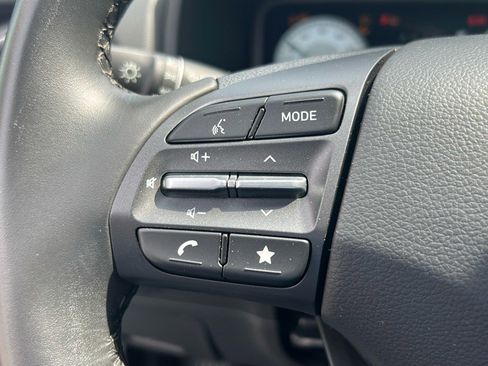 Used 2022 Hyundai Kona Limited image 19