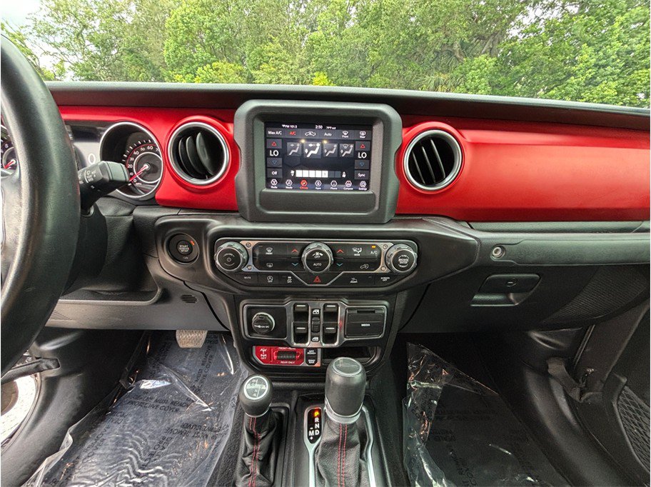 Used 2020 Jeep Gladiator Rubicon w/ LED Lighting Group AWD/4WD image 11