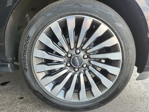 Used 2019 Lincoln Navigator Reserve AWD/4WD image 24