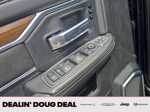 Used 2024 RAM 2500 Laramie AWD/4WD image 12