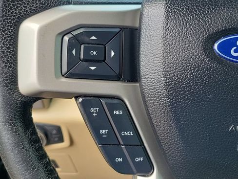 Used 2016 Ford F150 Lariat w/ Equipment Group 502A Luxury AWD/4WD image 12