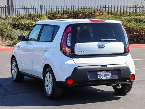 Used 2016 Kia Soul FWD image 5