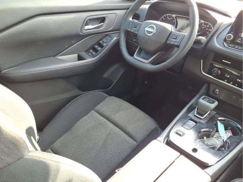 Certified 2026 Nissan Rogue SV FWD image 19