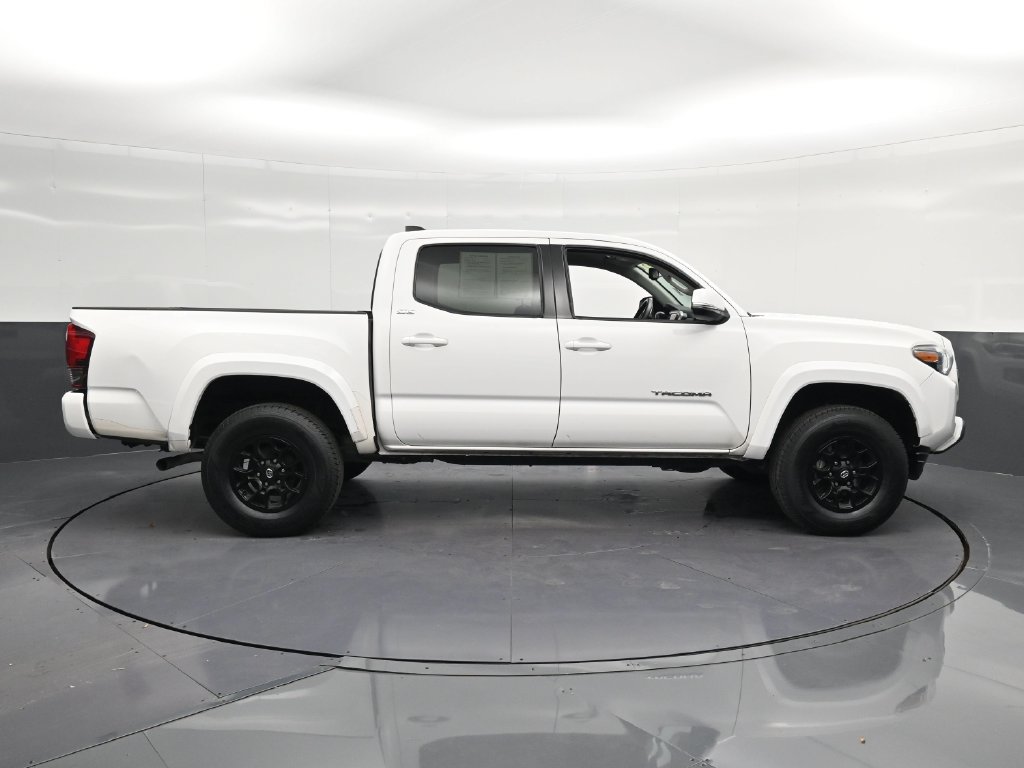 Used 2022 Toyota Tacoma SR5 w/ Technology Package RWD image 4