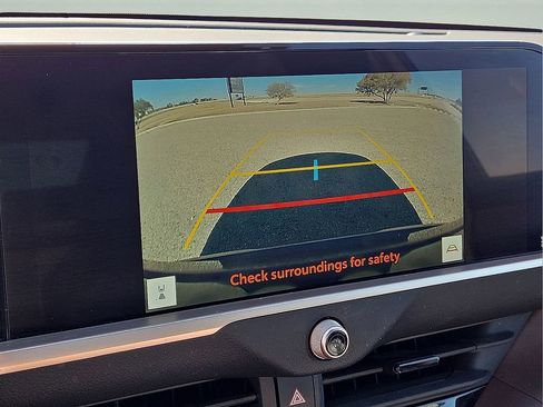 Used 2023 Toyota Crown Limited image 29