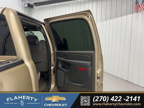 Used 2005 GMC Sierra 2500 SLE w/ Heavy-Duty Power Package image 12