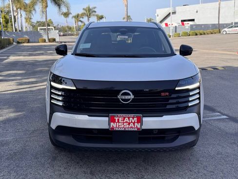 New 2026 Nissan Kicks SR w/ SR Premium Package FWD image 3